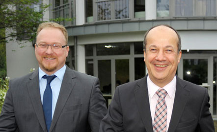 Die neuen Vertriebspartner von Asahi: Thorsten Fuest (links), Vertriebsleiter Flexo und Reinhart Dortschy (rechts), Geschäftsführer, Dortschy GmbH & Co KG