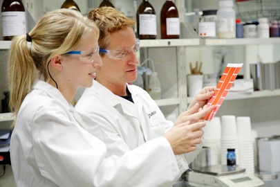 Siegwerk hat mit Unixyl eine umweltfreundliche Farbserie für den wasserbasierten Flexodruck entwickelt